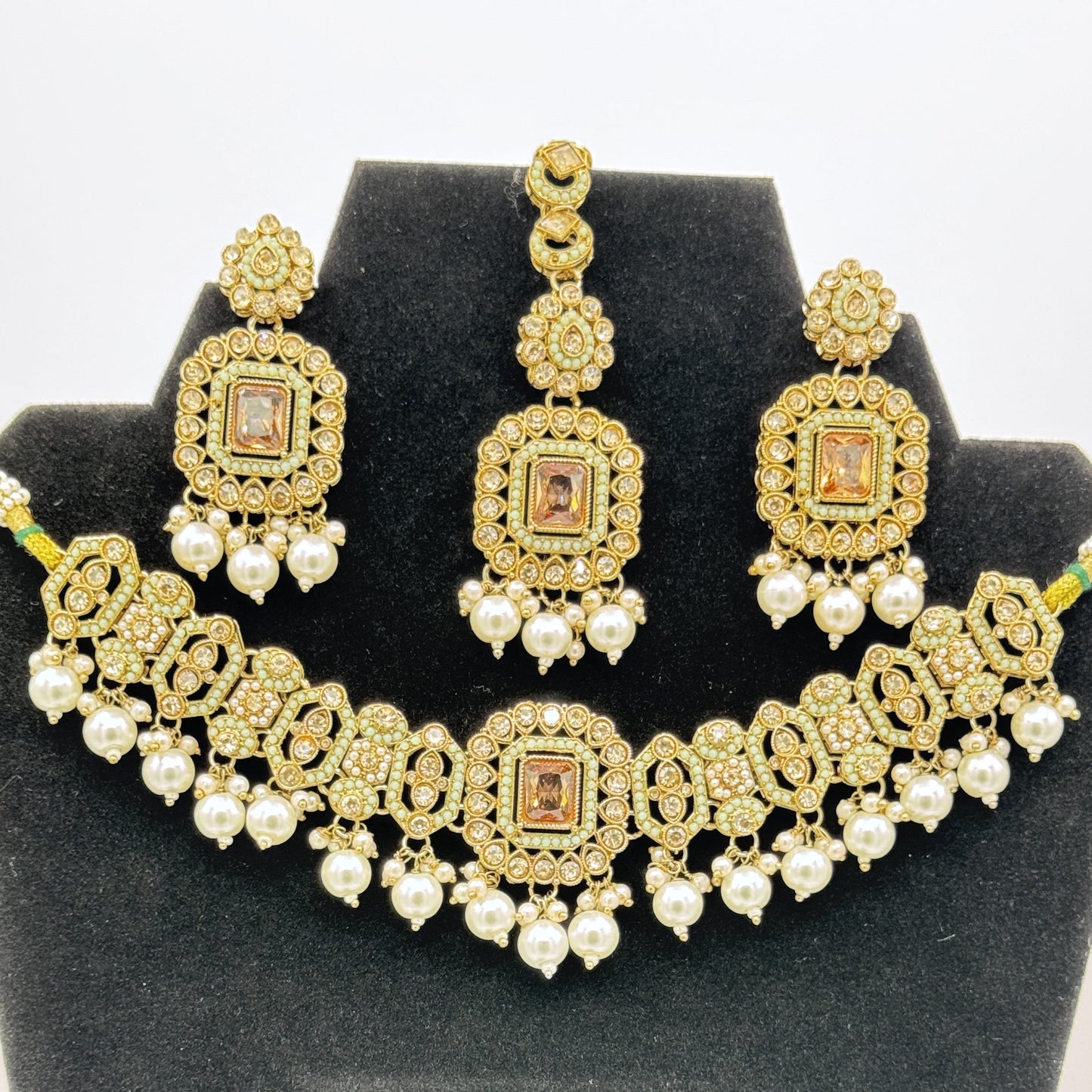 Choker set with Earrings and Tikka